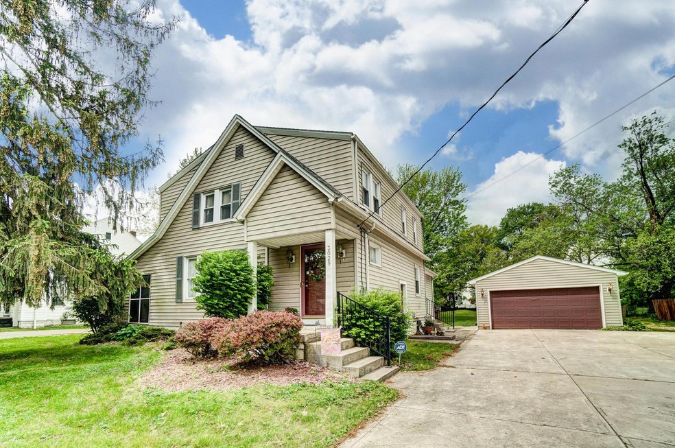 3029 Courtright Road!!