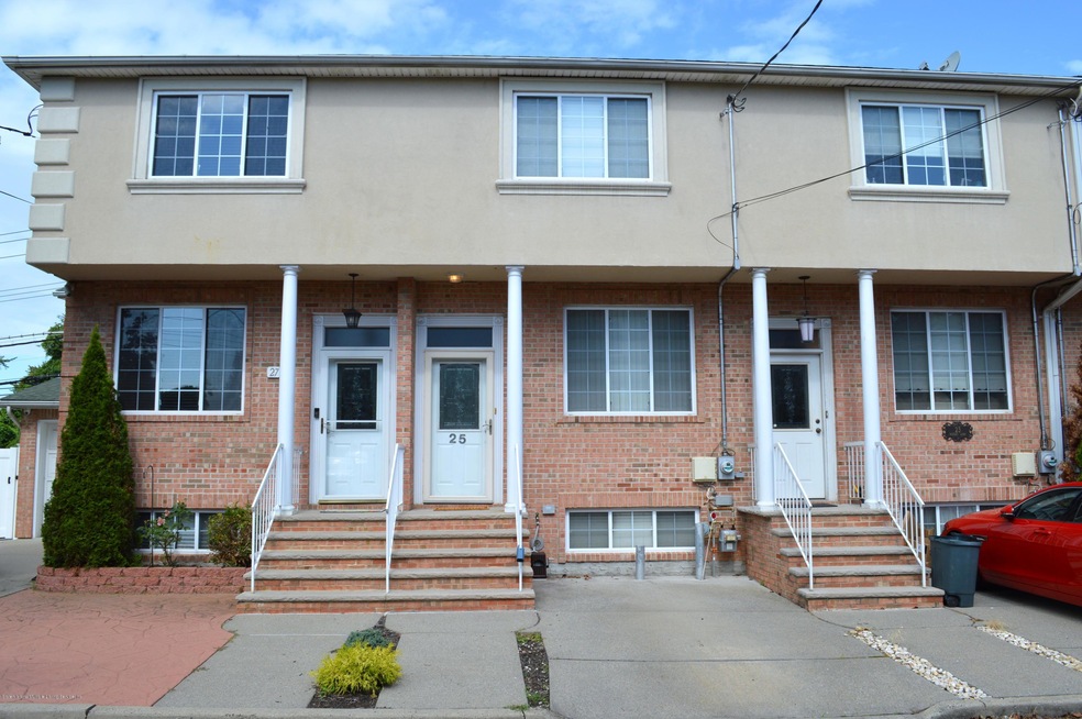 25 Knight Loop, Staten Island, NY 10306 - photo 1