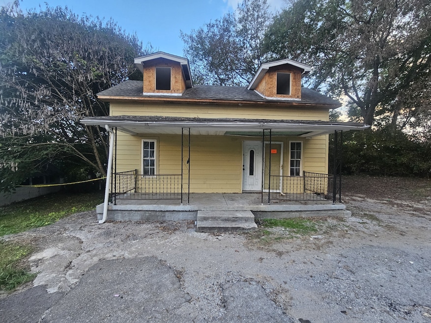 10261/2 Bridge St, Columbia, TN 38401 - photo 1