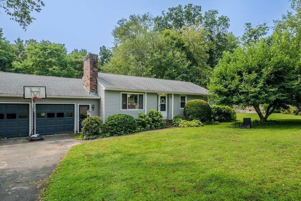 25 Meadowbrook Dr, Easthampton, MA 01027 - photo 1