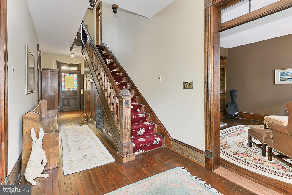 9331 Old Burke Lake Rd, Burke, VA 22015 - photo 1