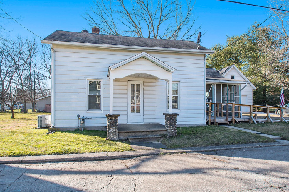 1502 N 12th St, Niles, MI 49120 - photo 1