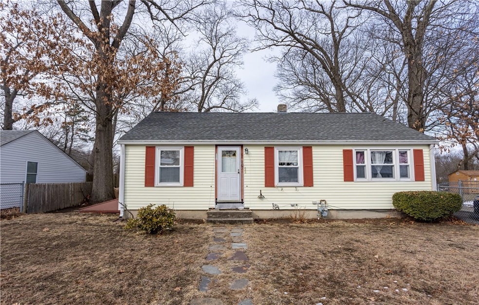 107 Vera St, Warwick, RI 02886 - photo 1