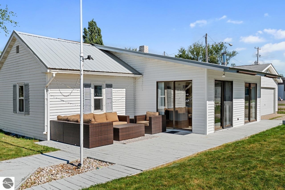 1878 S Riverside Dr, Au Gres, MI 48703 - photo 1