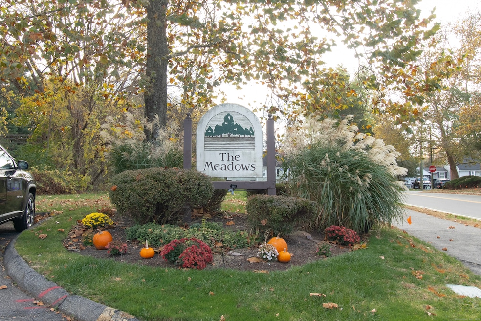 7 W Meadow Ln unit 5, Middletown, CT 06457 - photo 1