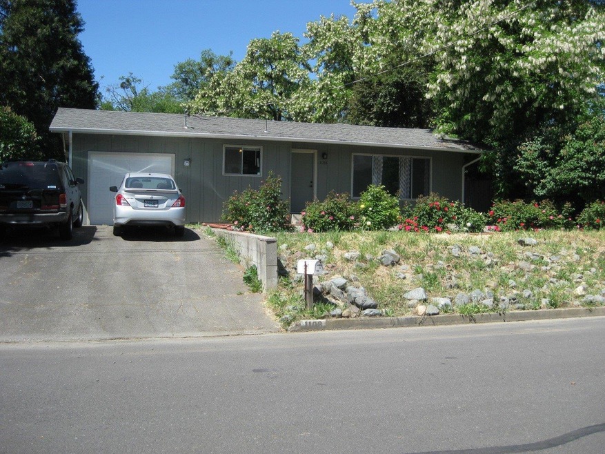 1108 SW Oak St, Grants Pass, OR 97526 - photo 1