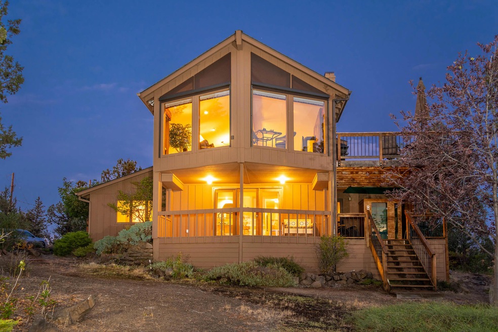 Home with Amazing Cascade Views!