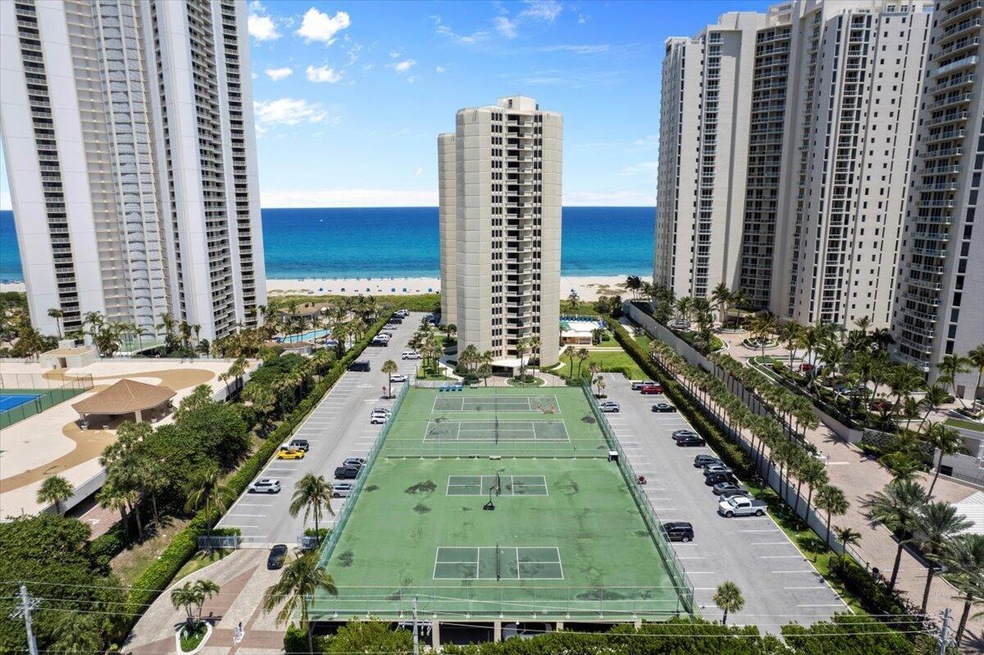 Phoenix Towers Condominium unit B24D, Riviera Beach, FL 33404 - photo 1