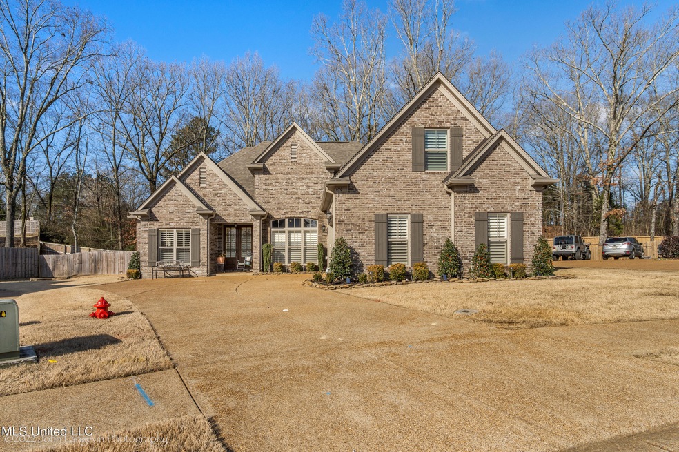 690 Shady Brooke Ln-Exterior-1