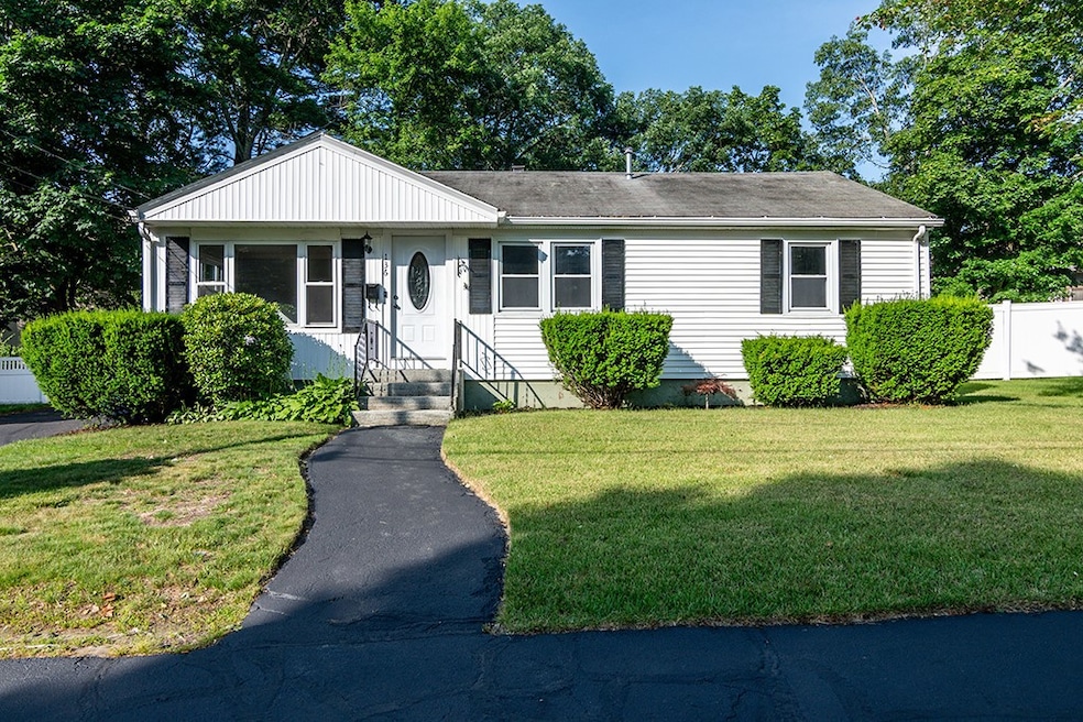 136 Davis Ave Cranston RI