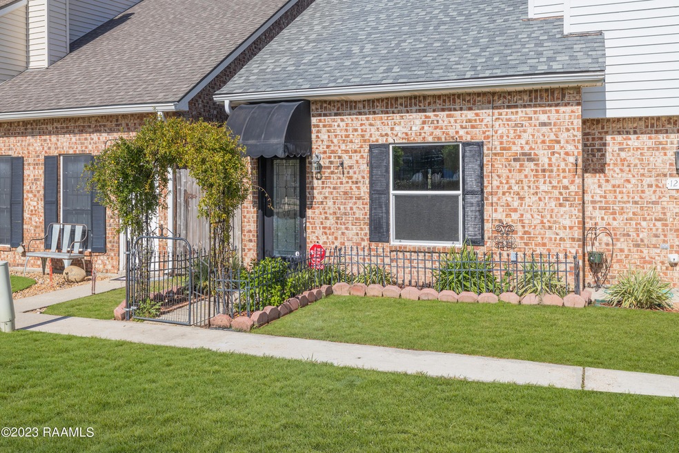 1203 Carriage Light Loop-1