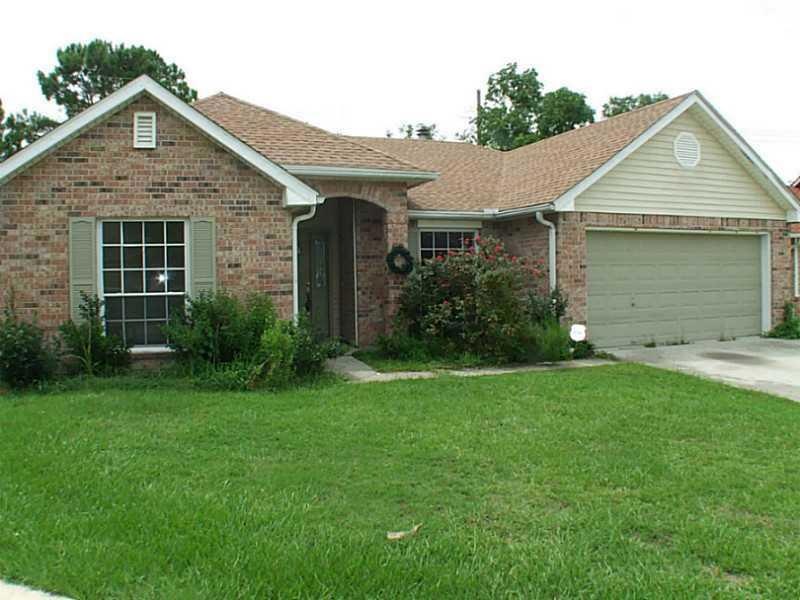 1917 Kings Row Other, Slidell, LA 70461 - photo 1