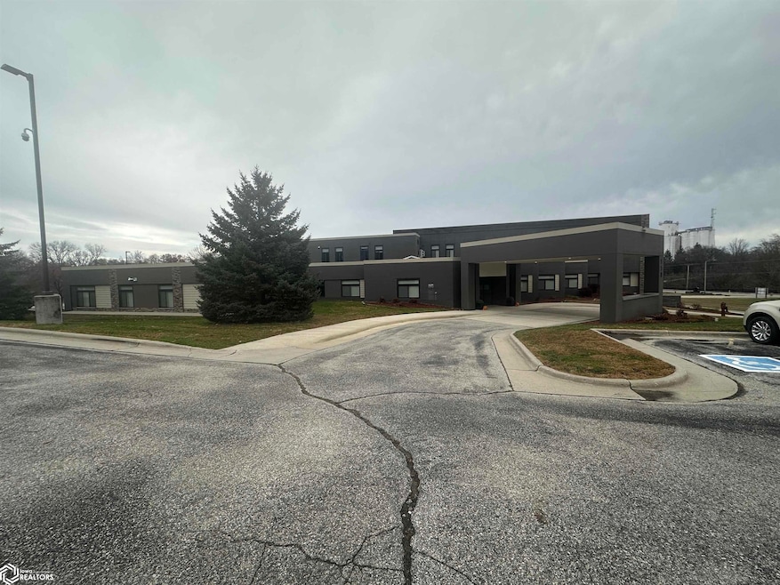 110 Rocksylvania Ave, Iowa Falls, IA 50126 - photo 1