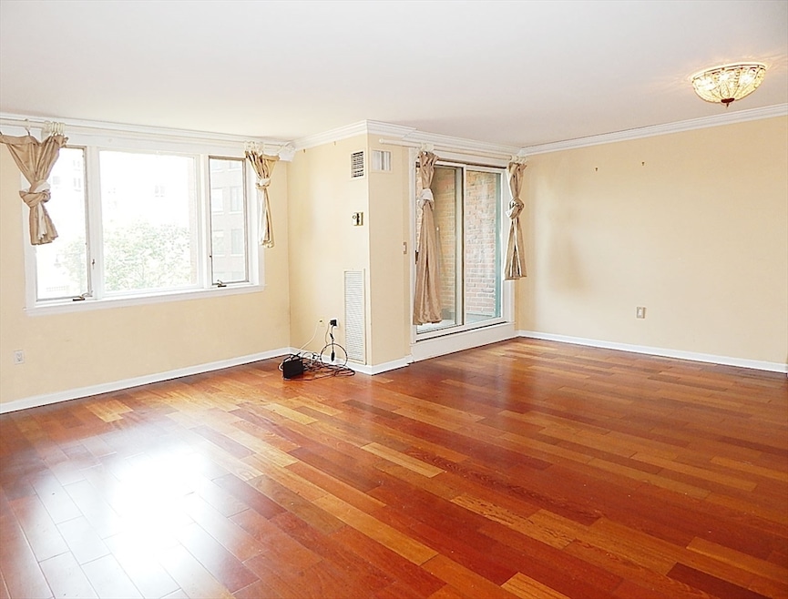 River Court unit 304, Cambridge, MA 02142 - photo 1