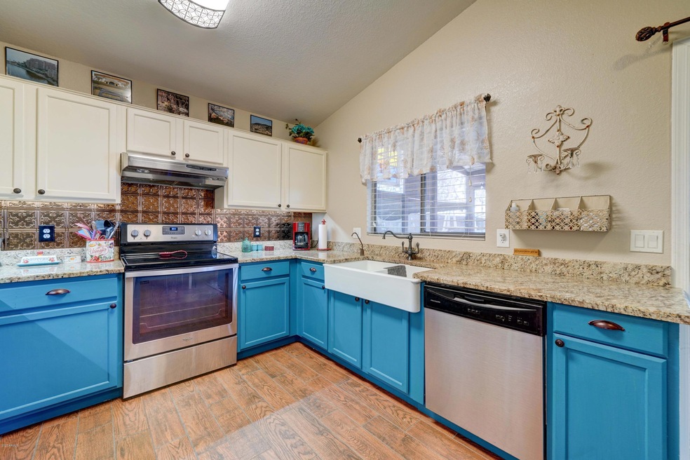 975 E Greenlee Ave-9