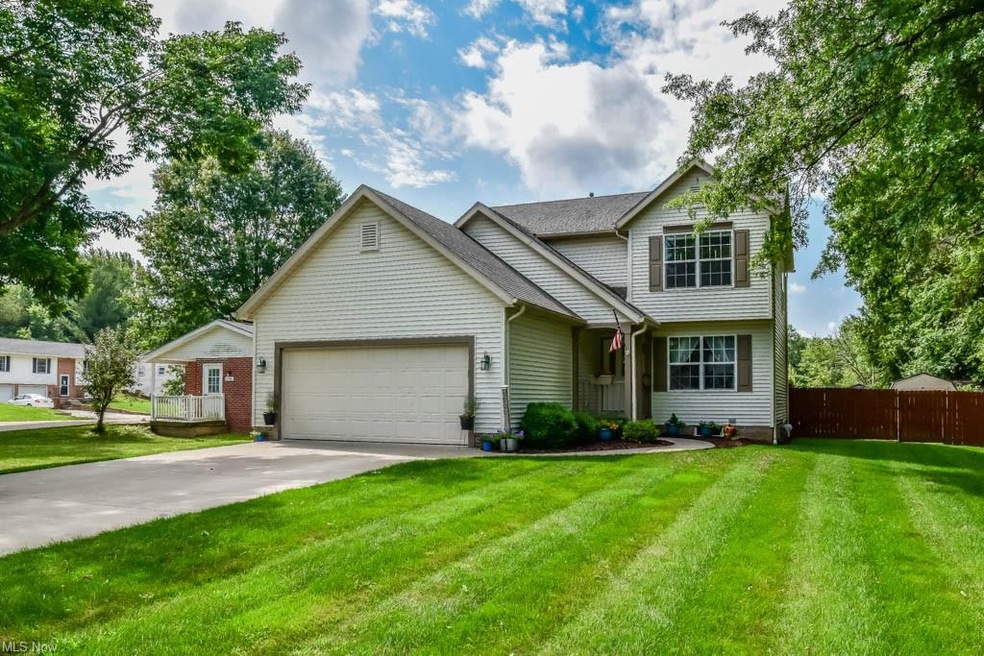 Gorgeous 3 bedroom, 2.5 bath colonial with a fence
