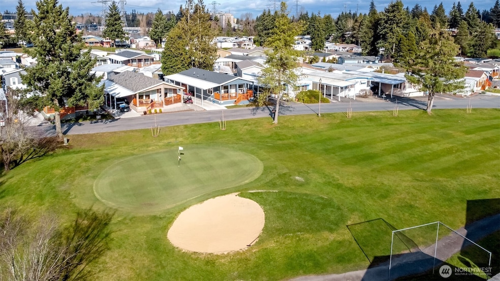 Prime Golf Spot! 107 is ready for you to make an offer & move in.