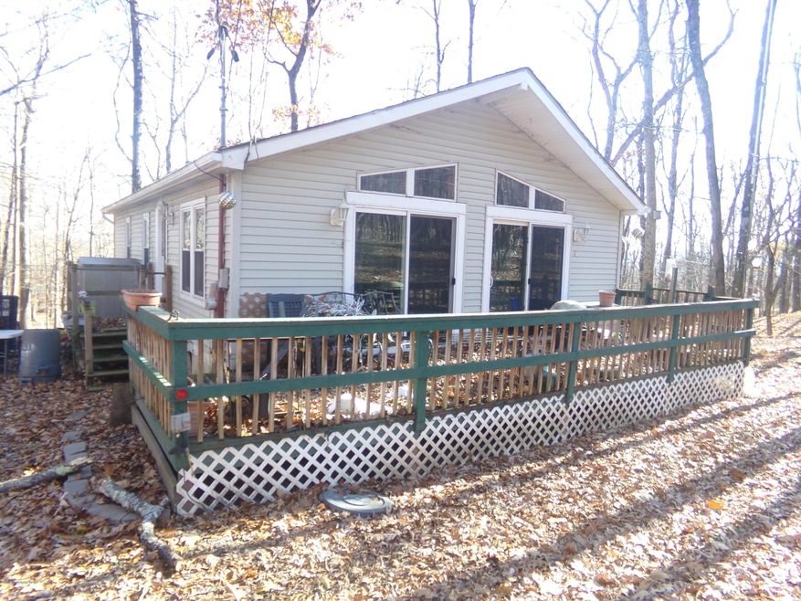 1082 Maple Lake Dr, Bushkill, PA 18324 - photo 1