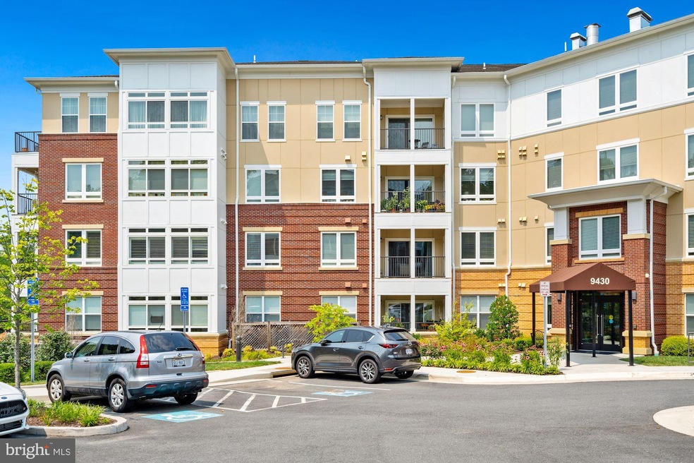 9430 Silver King Ct unit 208, Fairfax, VA 22031 - photo 1