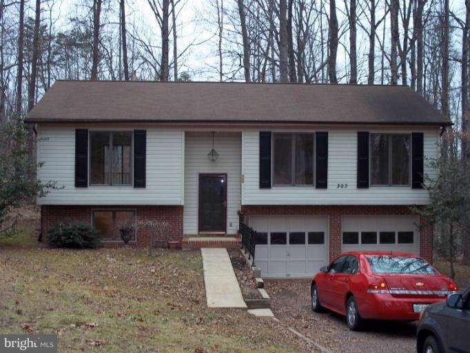 303 Fairway Dr, Locust Grove, VA 22508 - photo 1