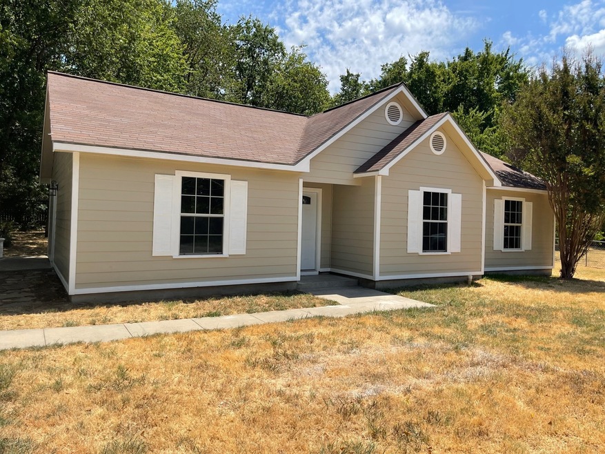 135 Pearce Dr, Pottsboro, TX 75076 - photo 1