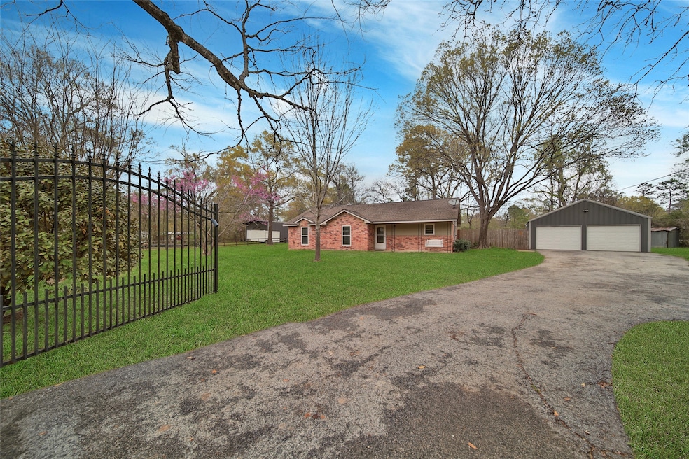 29634 Shady Brook Ln, Magnolia, TX 77355 - photo 1