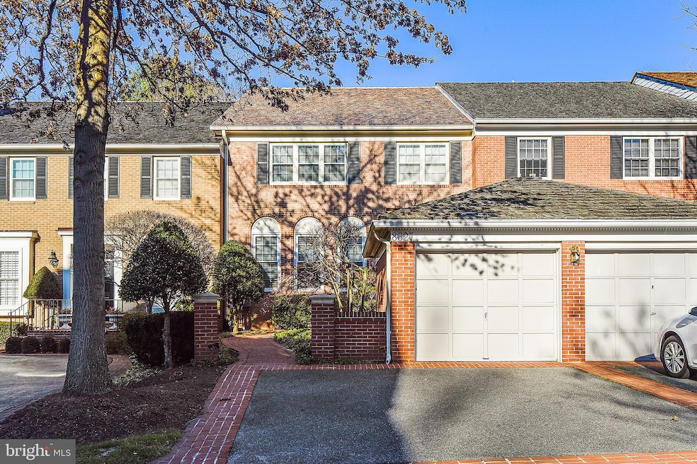 8327 Turnberry Ct, Potomac, MD 20854 - photo 1