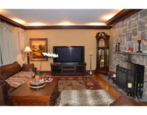 33 Farm St unit 33, Dover, MA 02030 - photo 1