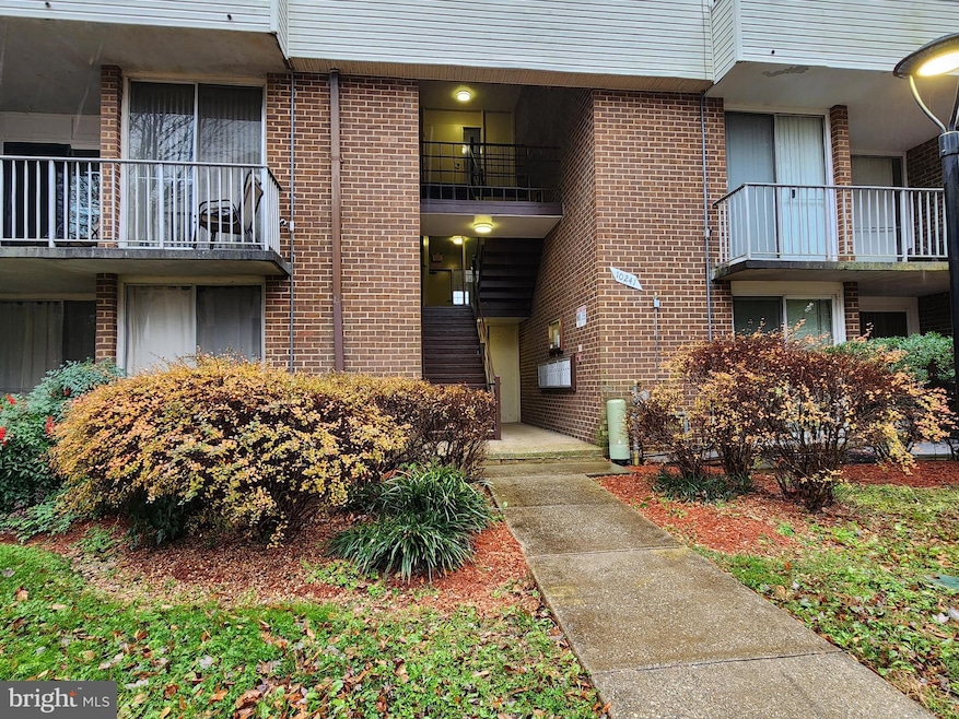 10241 Prince Place unit 27-203, Upper Marlboro, MD 20774 - photo 1