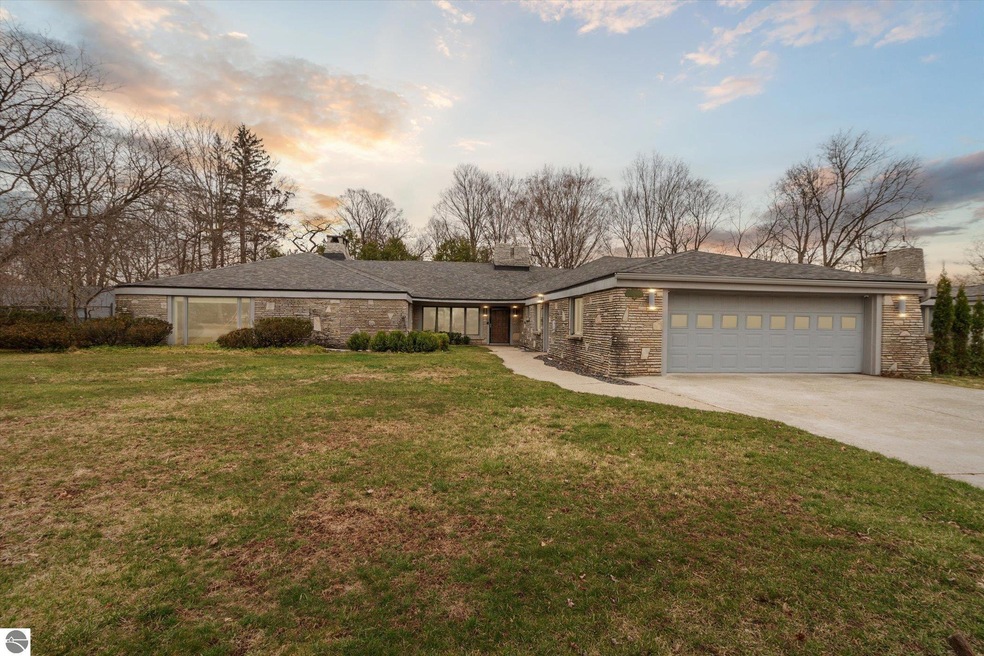 Under Contract $499,900 • Co-Listing Agent