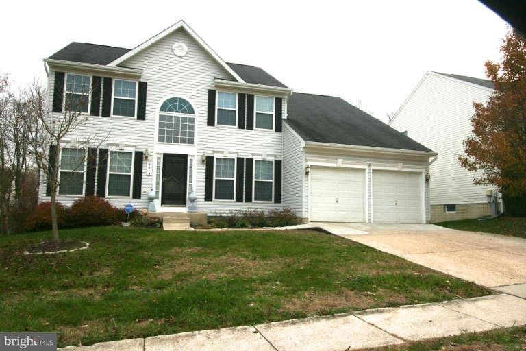 9813 Pheasant Run Ct, Laurel, MD 20708 - photo 1