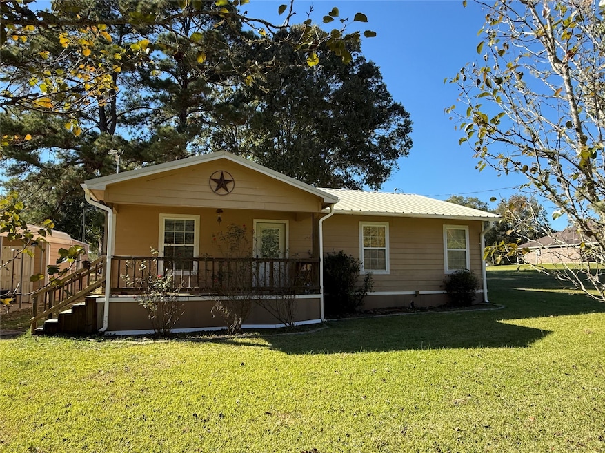 211 N Frances Ave, Shepherd, TX 77371 - photo 1