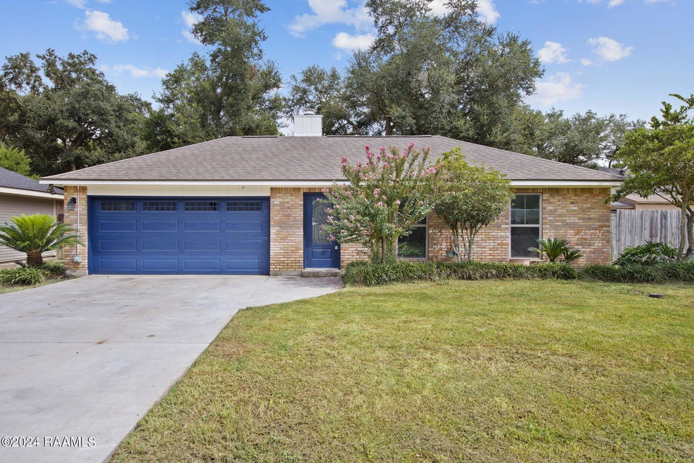 1-web-or-mls-312 Triple Crown Cir-1