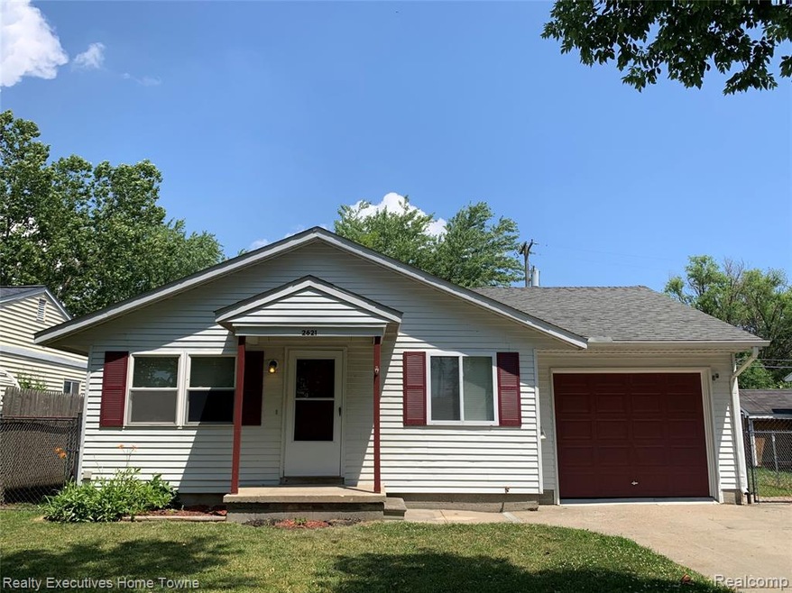 2621 Spruce St, Port Huron, MI 48060 - photo 1