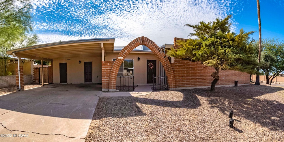 9202 E 38th St__033