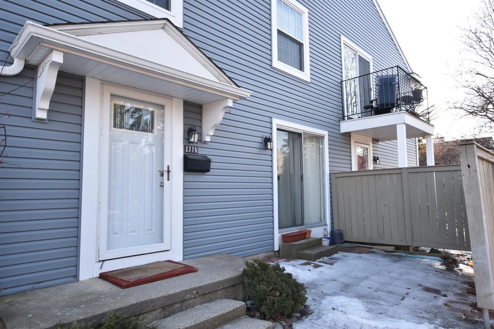 2776 Glenbridge Ct unit 100, Ann Arbor, MI 48104 - photo 1