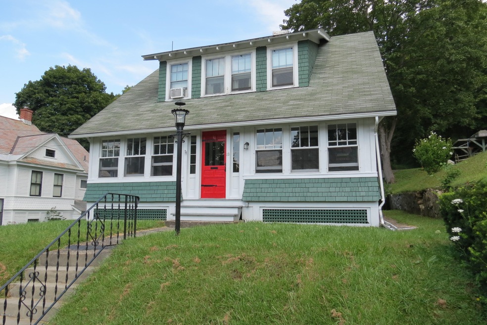 3 bedrooms, 1-1/2 baths
