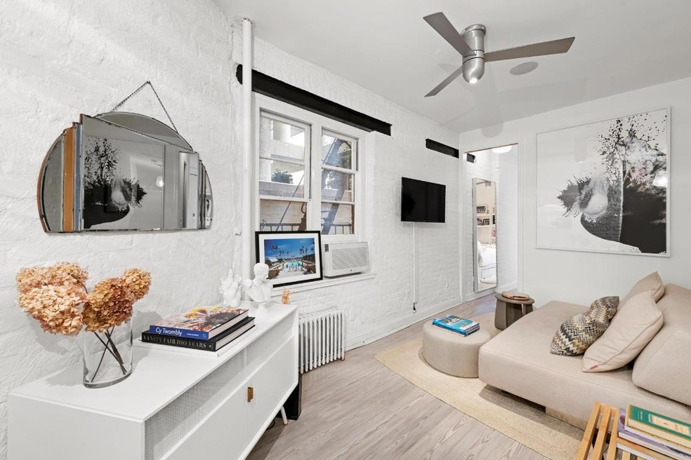 57 Thompson St unit 2C, New York, NY 10012 - photo 1