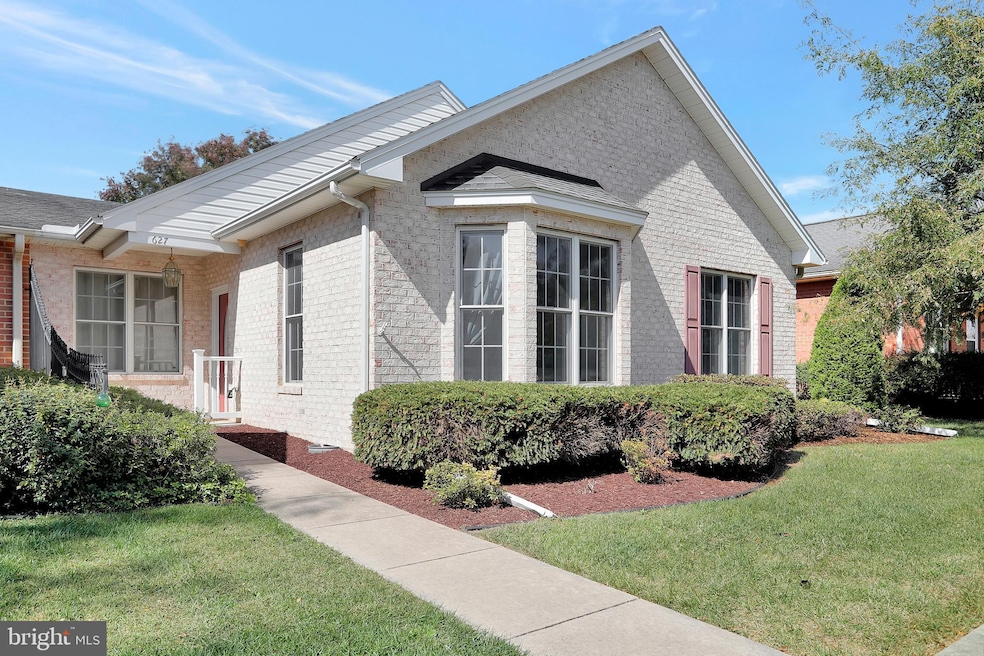 627 Observatory Dr, Hagerstown, MD 21742 - photo 1