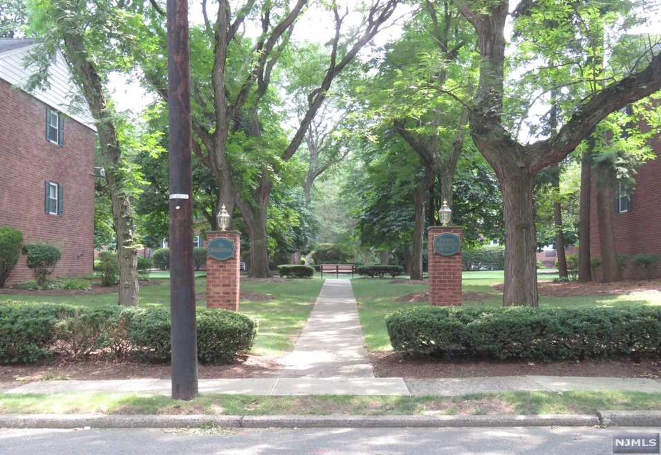 62 Franklin St unit B, Tenafly, NJ 07670 - photo 1