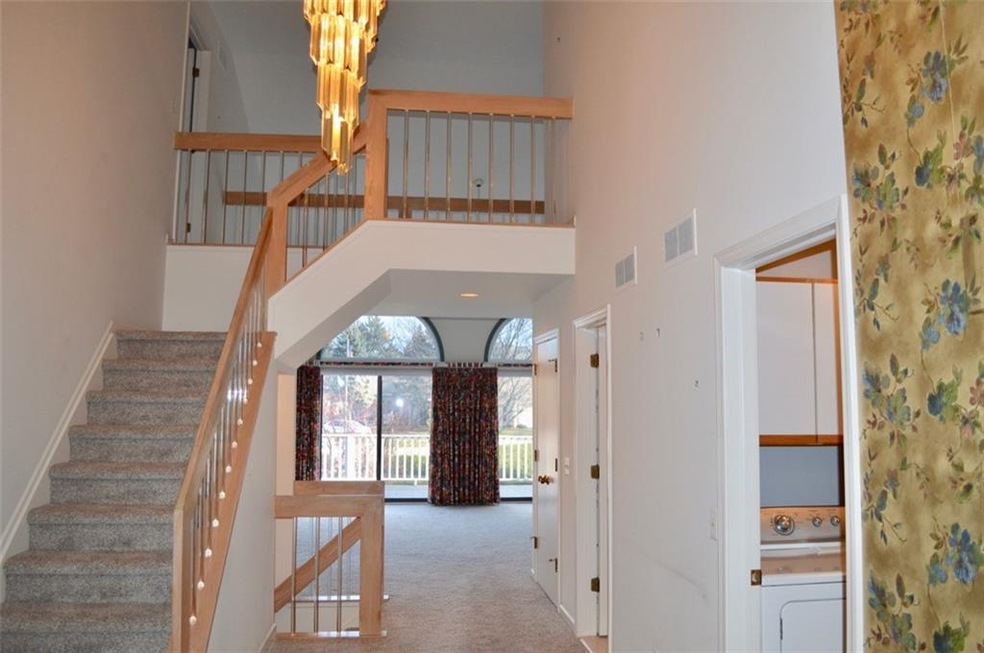 2455 Inglehill Point, Bloomfield Hills, MI 48304 - photo 1