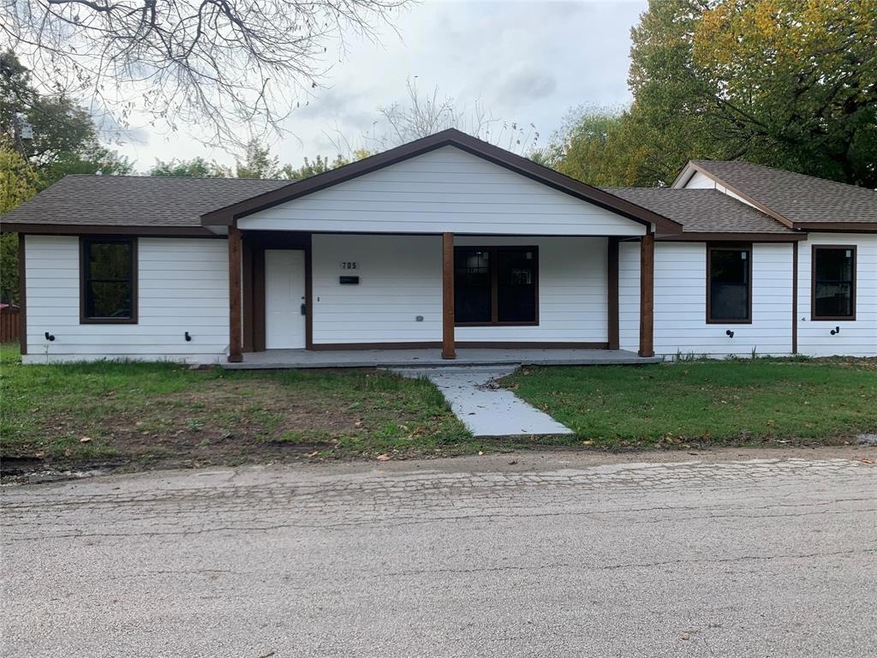 705 S Howeth St, Gainesville, TX 76240 - photo 1