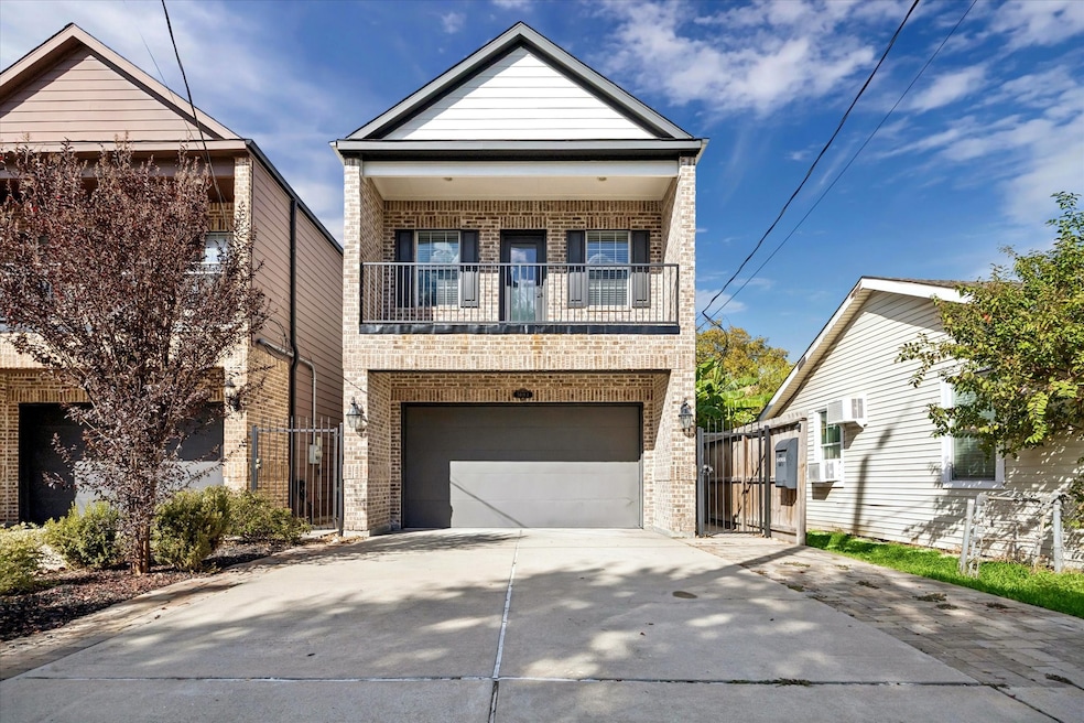 5406 Darling St unit A, Houston, TX 77007 - photo 1