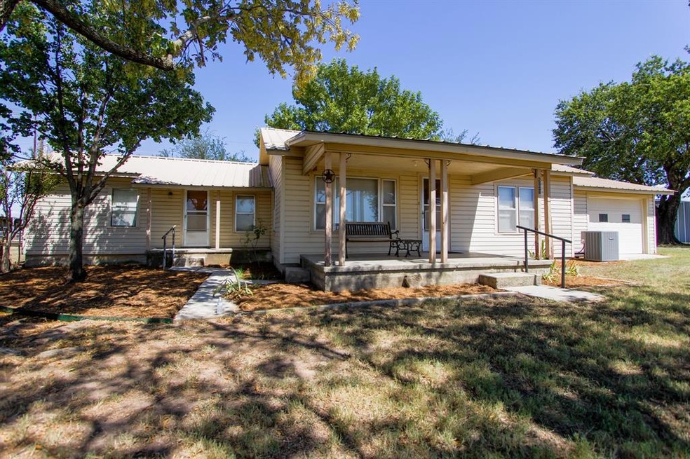 569 County Road 4699, Boyd, TX 76023 - photo 1