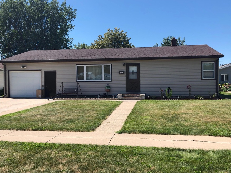 317 15th Ave NE, Jamestown, ND 58401 - photo 1