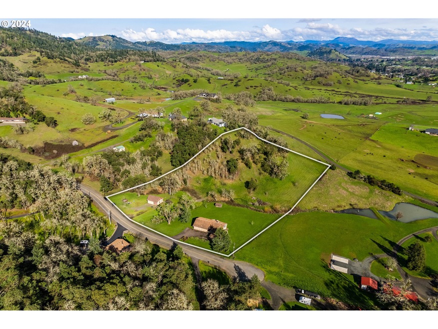 1610 Arcadia Dr, Roseburg, OR 97471 - photo 1