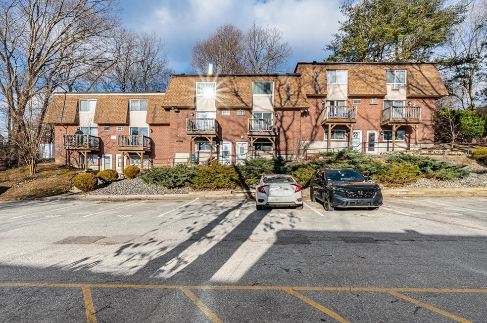 645 Robbins Ave unit 55, Dracut, MA 01826 - photo 1