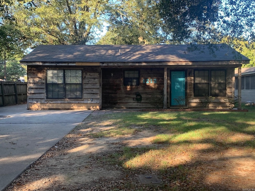 1212 S Rose St, Stuttgart, AR 72160 - photo 1