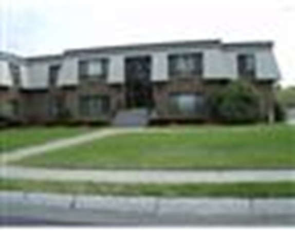 6 Hallmark Gardens unit 3, Burlington, MA 01803 - photo 1