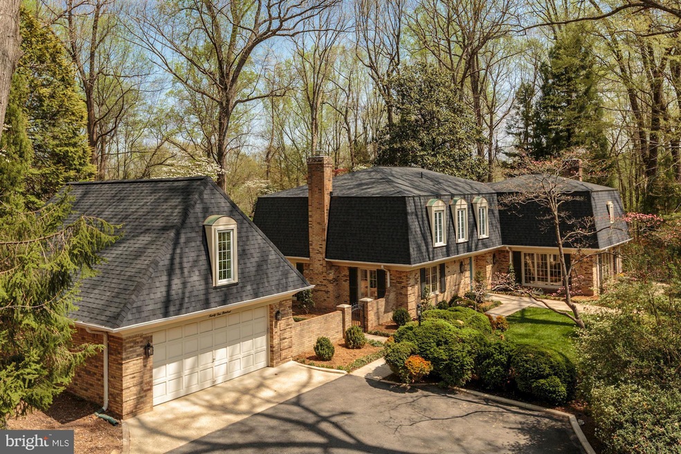 9100 Glenbrook Rd, Fairfax, VA 22031 - photo 1